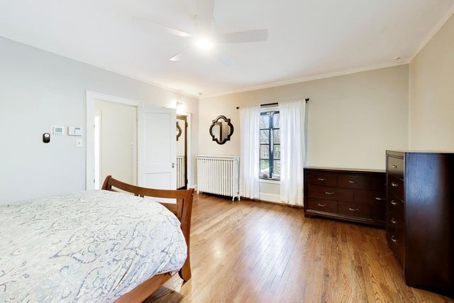 10041 S Hoyne Avenue, Chicago, IL 60643