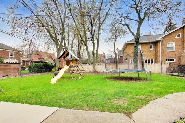 10041 S Hoyne Avenue, Chicago, IL 60643