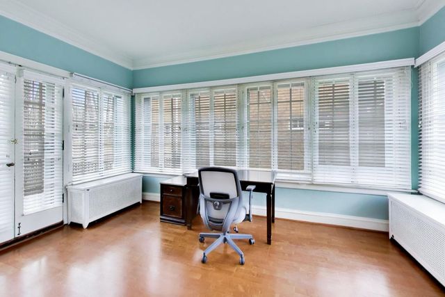 10041 S Hoyne Avenue, Chicago, IL 60643
