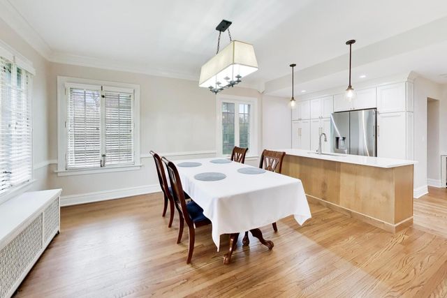 10041 S Hoyne Avenue, Chicago, IL 60643