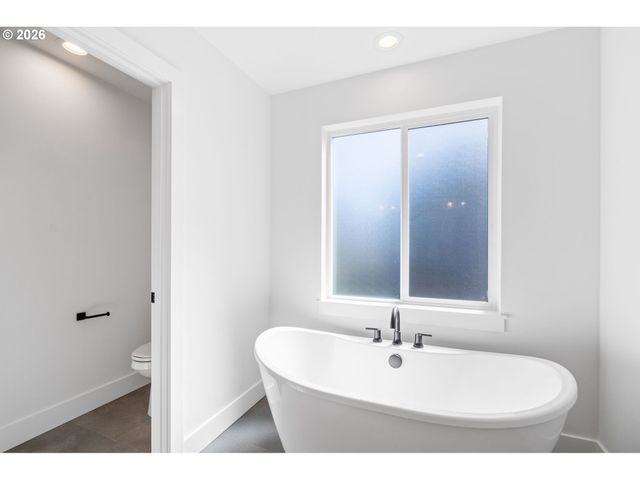 821 Nw 175TH Way, Ridgefield, WA 98642