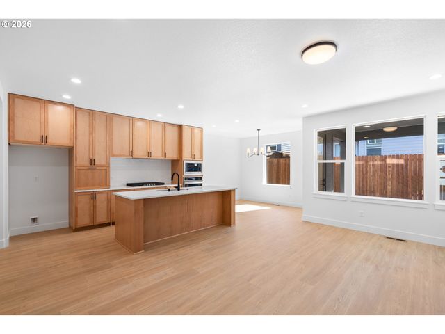 821 Nw 175TH Way, Ridgefield, WA 98642