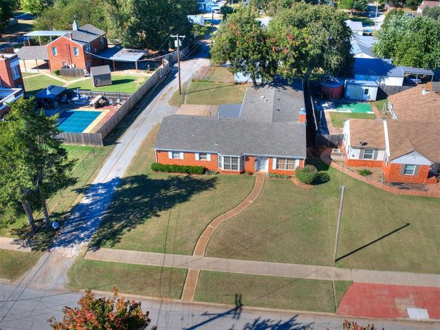 804 S 12th Street, Chickasha, OK 73018