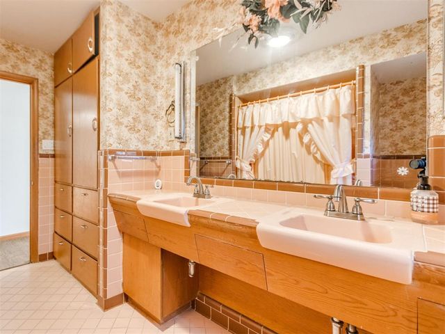 804 S 12th Street, Chickasha, OK 73018