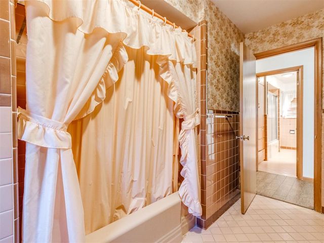 804 S 12th Street, Chickasha, OK 73018