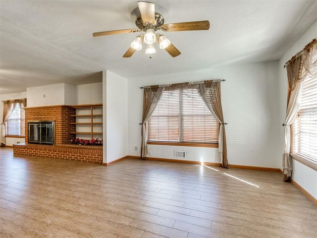 804 S 12th Street, Chickasha, OK 73018