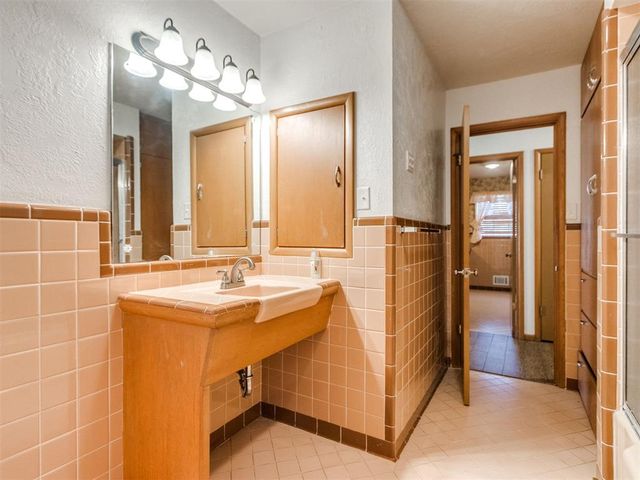 804 S 12th Street, Chickasha, OK 73018