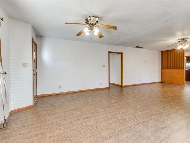 804 S 12th Street, Chickasha, OK 73018