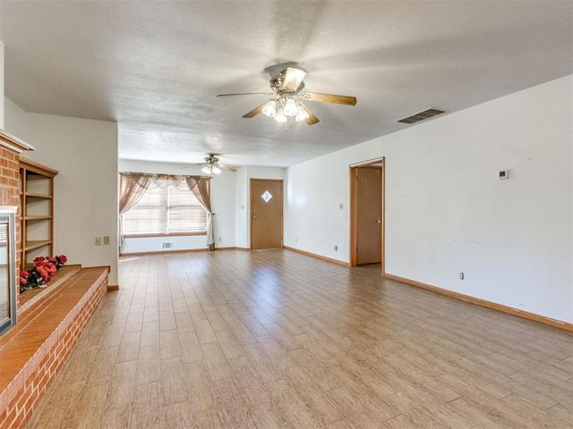 804 S 12th Street, Chickasha, OK 73018