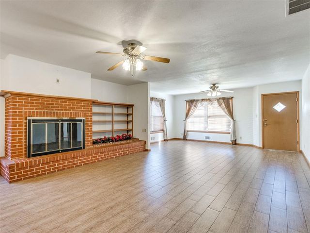 804 S 12th Street, Chickasha, OK 73018