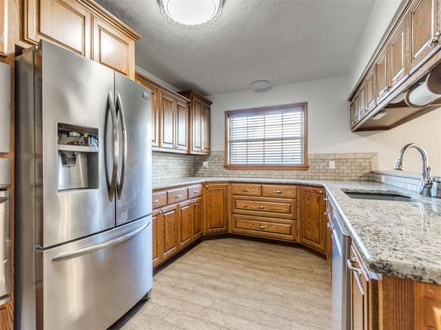 804 S 12th Street, Chickasha, OK 73018