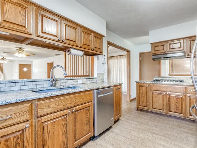 804 S 12th Street, Chickasha, OK 73018