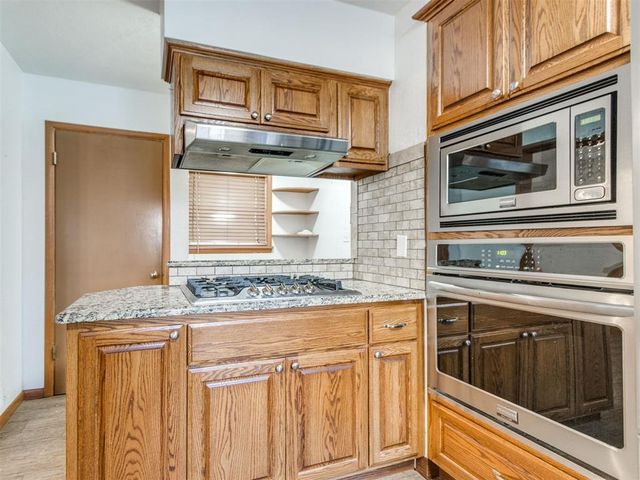 804 S 12th Street, Chickasha, OK 73018