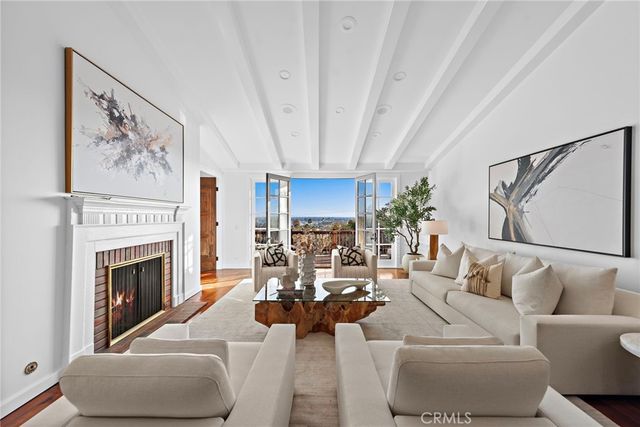 521 Kings Road, Newport Beach, CA 92663