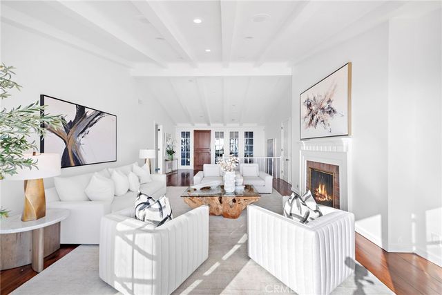 521 Kings Road, Newport Beach, CA 92663