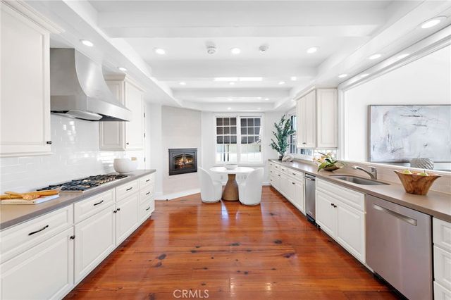 521 Kings Road, Newport Beach, CA 92663