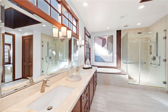 521 Kings Road, Newport Beach, CA 92663