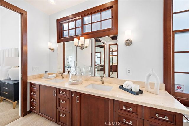 521 Kings Road, Newport Beach, CA 92663