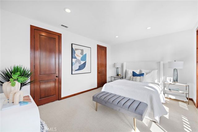 521 Kings Road, Newport Beach, CA 92663