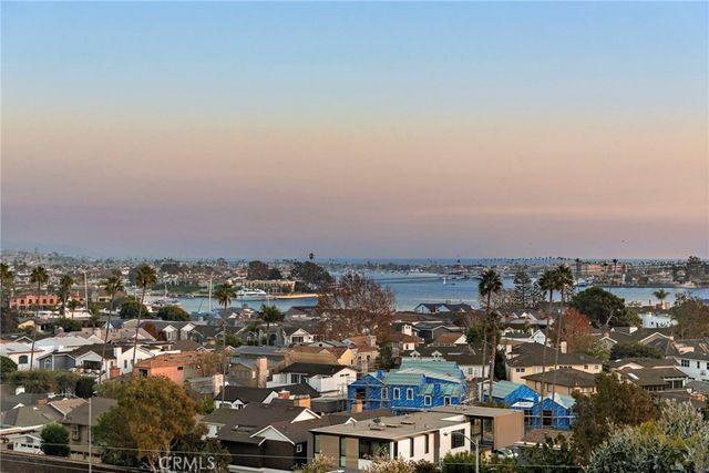 521 Kings Road, Newport Beach, CA 92663