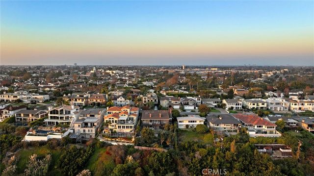521 Kings Road, Newport Beach, CA 92663