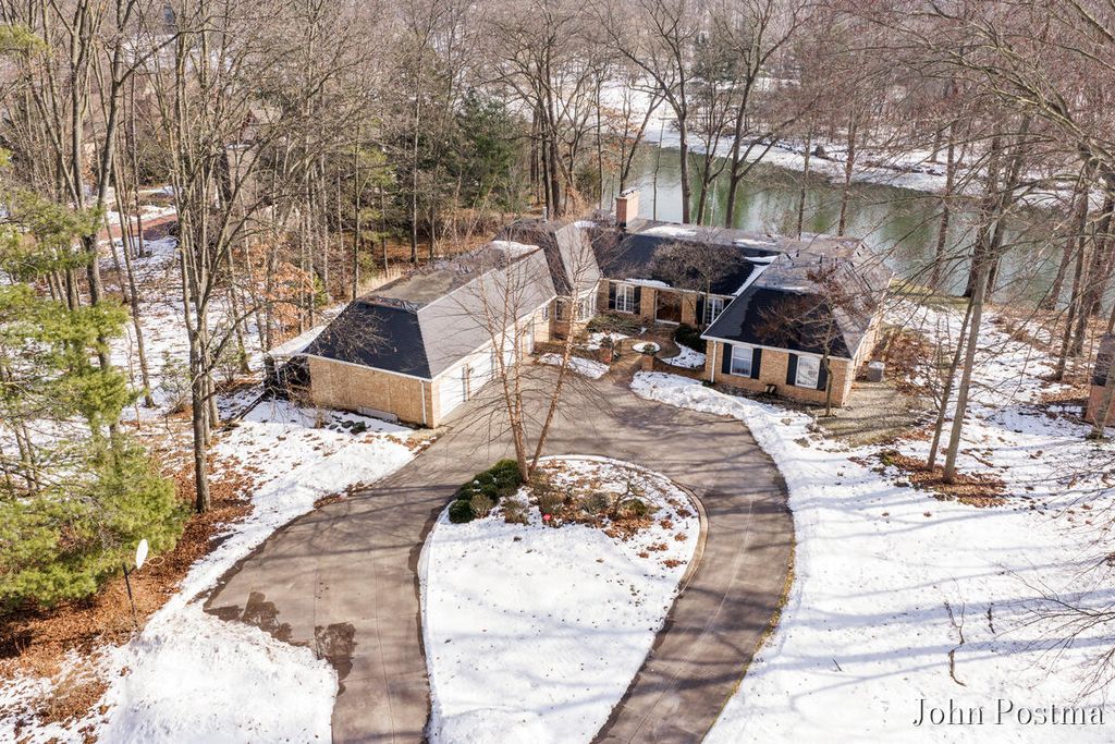 7400 Biscayne Way, Grand Rapids, MI 49546