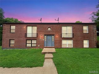 285 Mount Everest Drive, Fenton, MO 63026