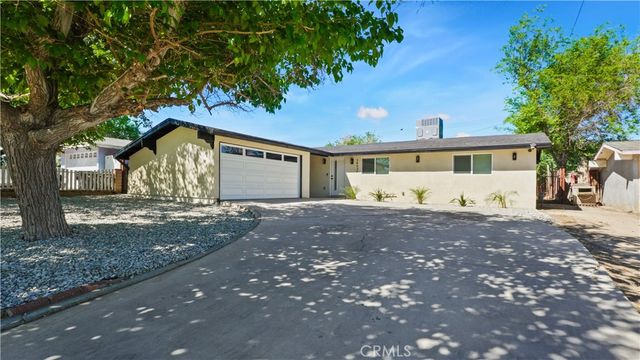 38639 Lilacview Avenue, Palmdale, CA 93550