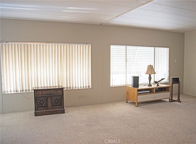 8811 Canoga Avenue 517, Canoga Park, CA 91304