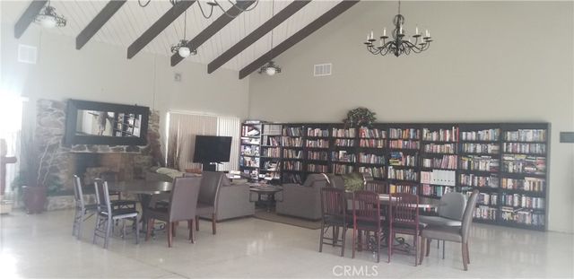 8811 Canoga Avenue 517, Canoga Park, CA 91304