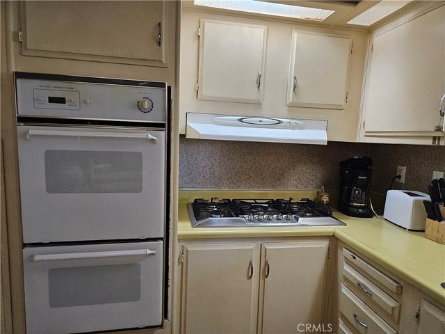 8811 Canoga Avenue 517, Canoga Park, CA 91304
