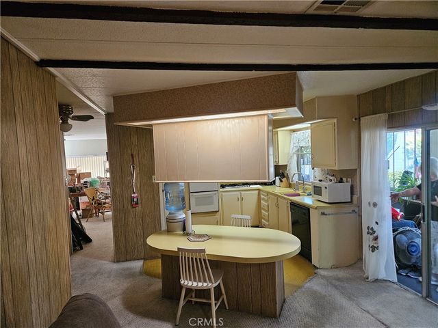 8811 Canoga Avenue 517, Canoga Park, CA 91304