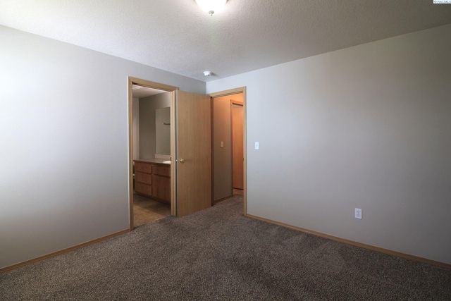 8708 Overland Court, Pasco, WA 99301