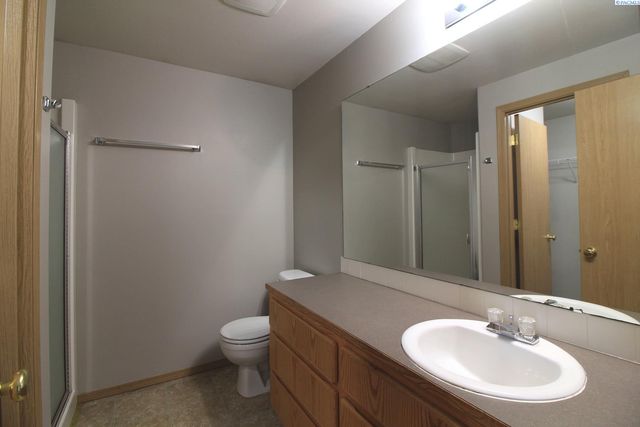 8708 Overland Court, Pasco, WA 99301