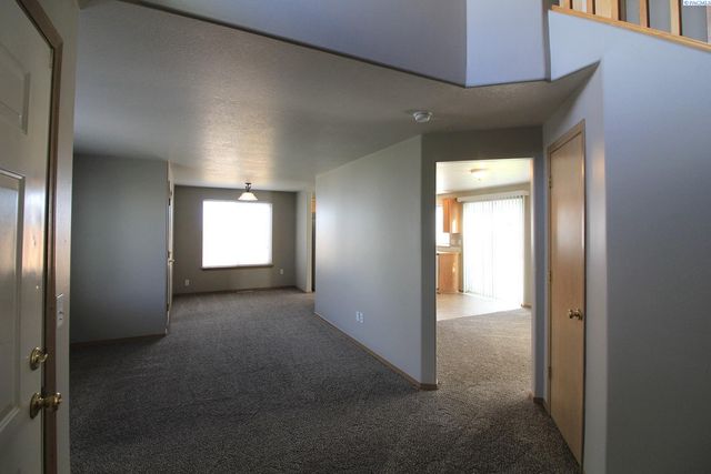 8708 Overland Court, Pasco, WA 99301