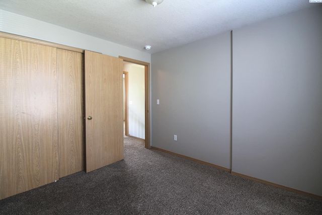 8708 Overland Court, Pasco, WA 99301