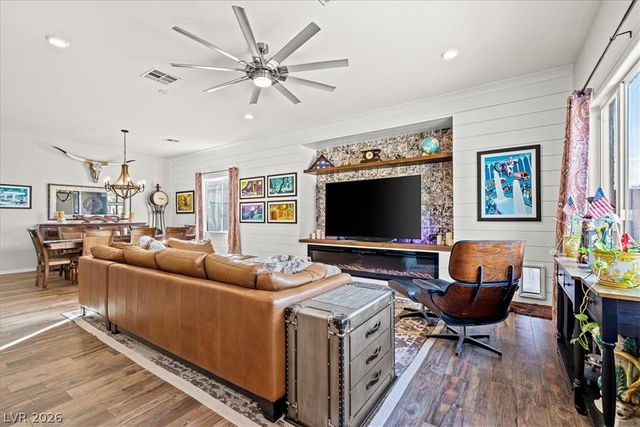 7100 Via Campanile Avenue, Las Vegas, NV 89131