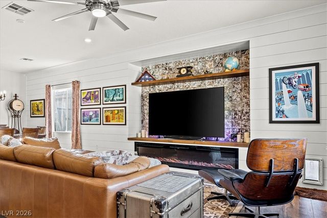 7100 Via Campanile Avenue, Las Vegas, NV 89131