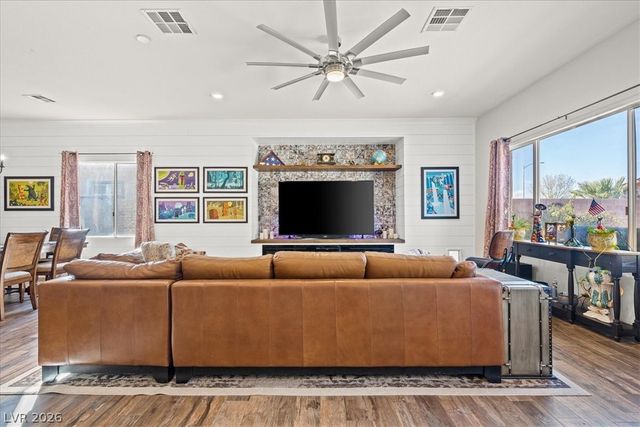 7100 Via Campanile Avenue, Las Vegas, NV 89131