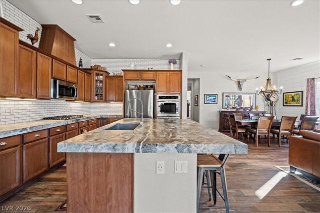 7100 Via Campanile Avenue, Las Vegas, NV 89131