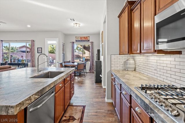 7100 Via Campanile Avenue, Las Vegas, NV 89131