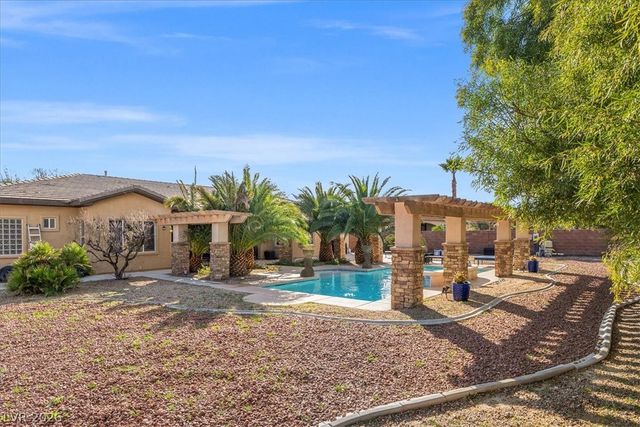 7100 Via Campanile Avenue, Las Vegas, NV 89131