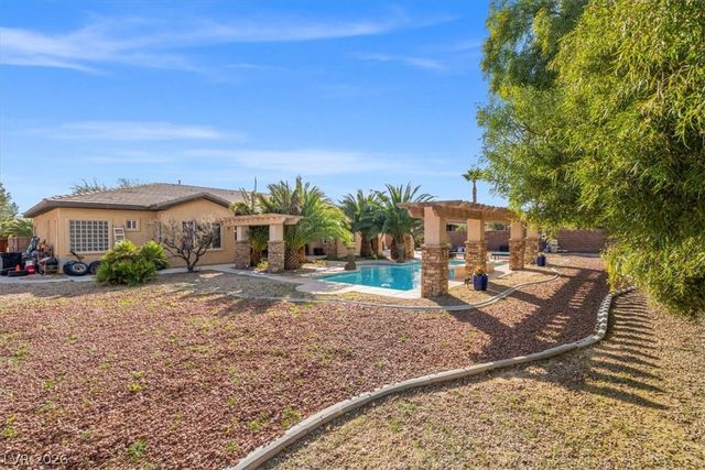 7100 Via Campanile Avenue, Las Vegas, NV 89131