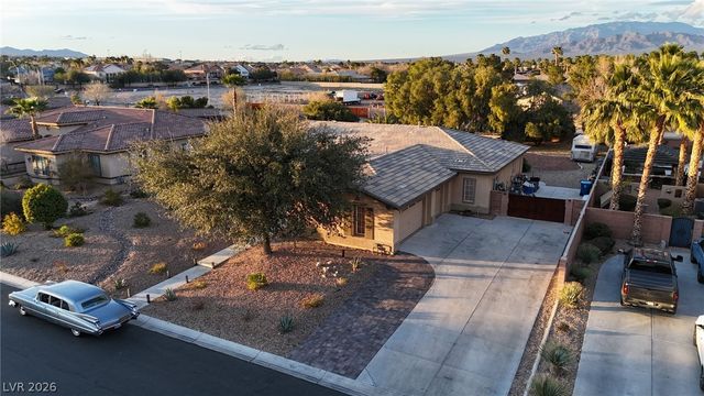 7100 Via Campanile Avenue, Las Vegas, NV 89131