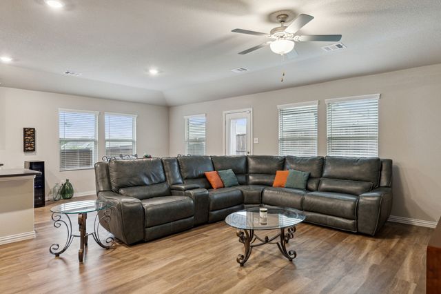 263 Hawthorn Drive, Lavon, TX 75166