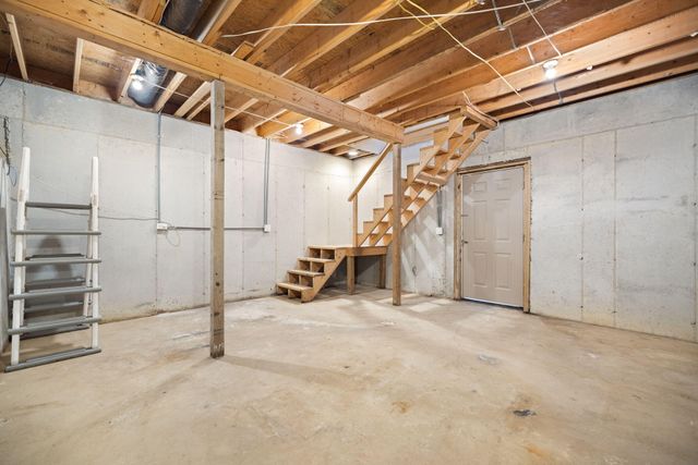 144 Ky-1809, Bryants Store, KY 40921