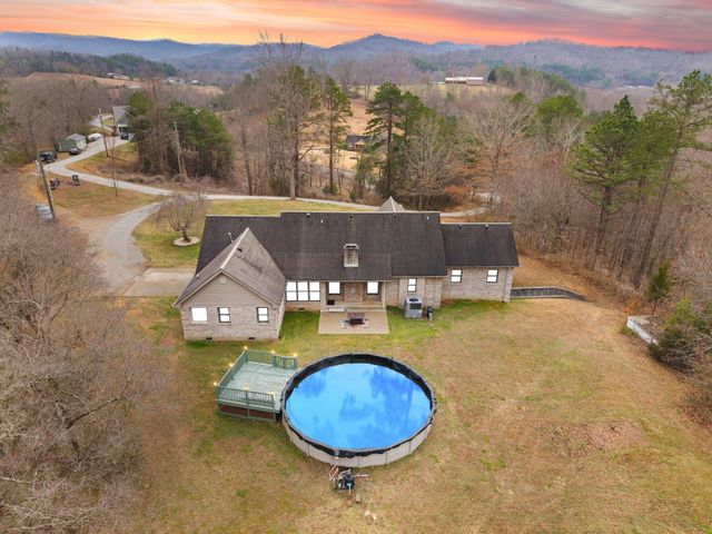 144 Ky-1809, Bryants Store, KY 40921