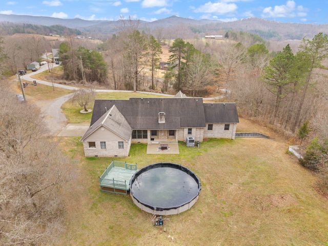 144 Ky-1809, Bryants Store, KY 40921