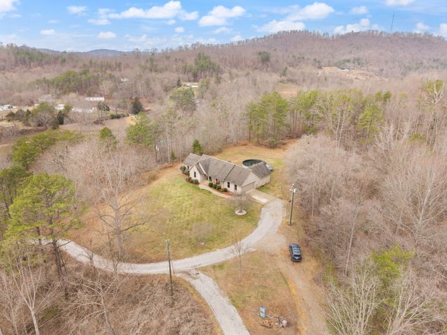 144 Ky-1809, Bryants Store, KY 40921