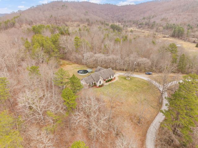 144 Ky-1809, Bryants Store, KY 40921